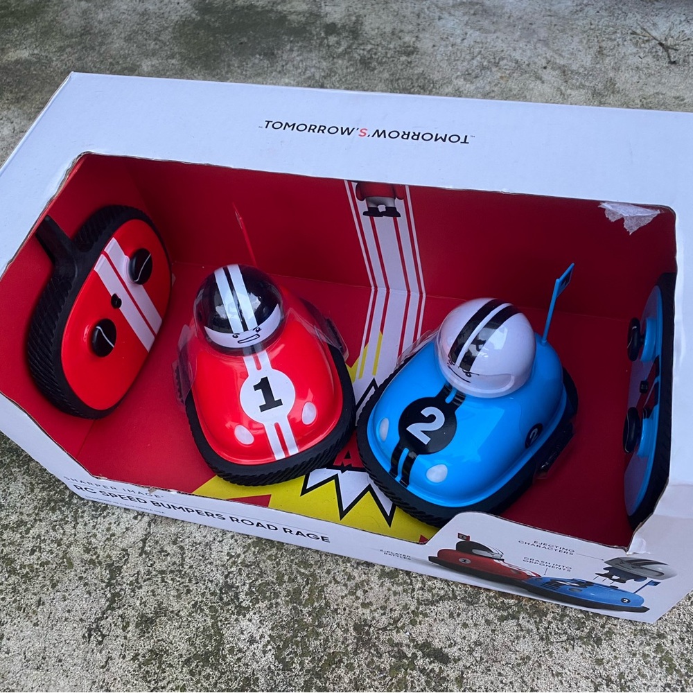 Sharper Image RC Red & Blue Ejecting Bumper Rivals Set New - Picture 5 of 11